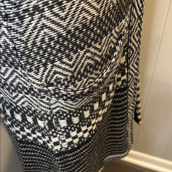 Z Angel Of The North Women’s Small Cozy Black and Gray Cardigan Sweater - Picture 4 of 6